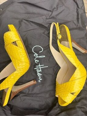 Cole Haan AIR Aurora Snake Slingback Sandals Heels Womens 6 Yellow Leather Pumps